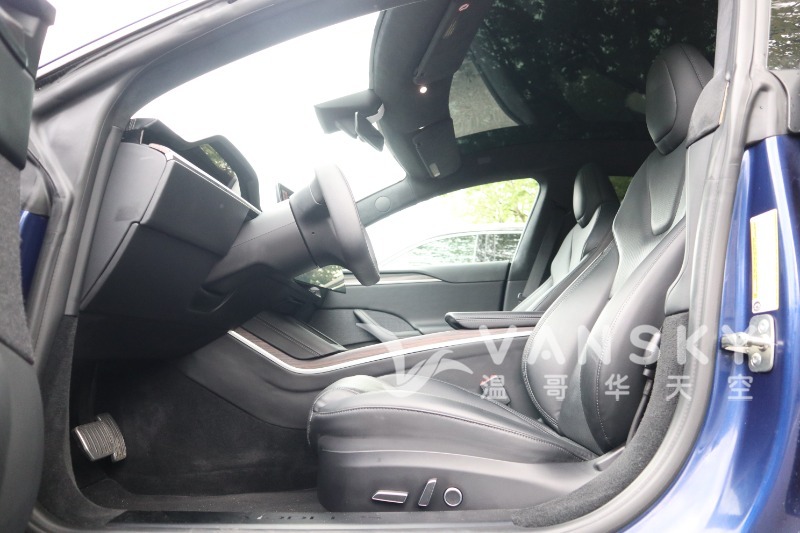 260113105810_2022 Tesla Model S AWD Blue 36.JPG